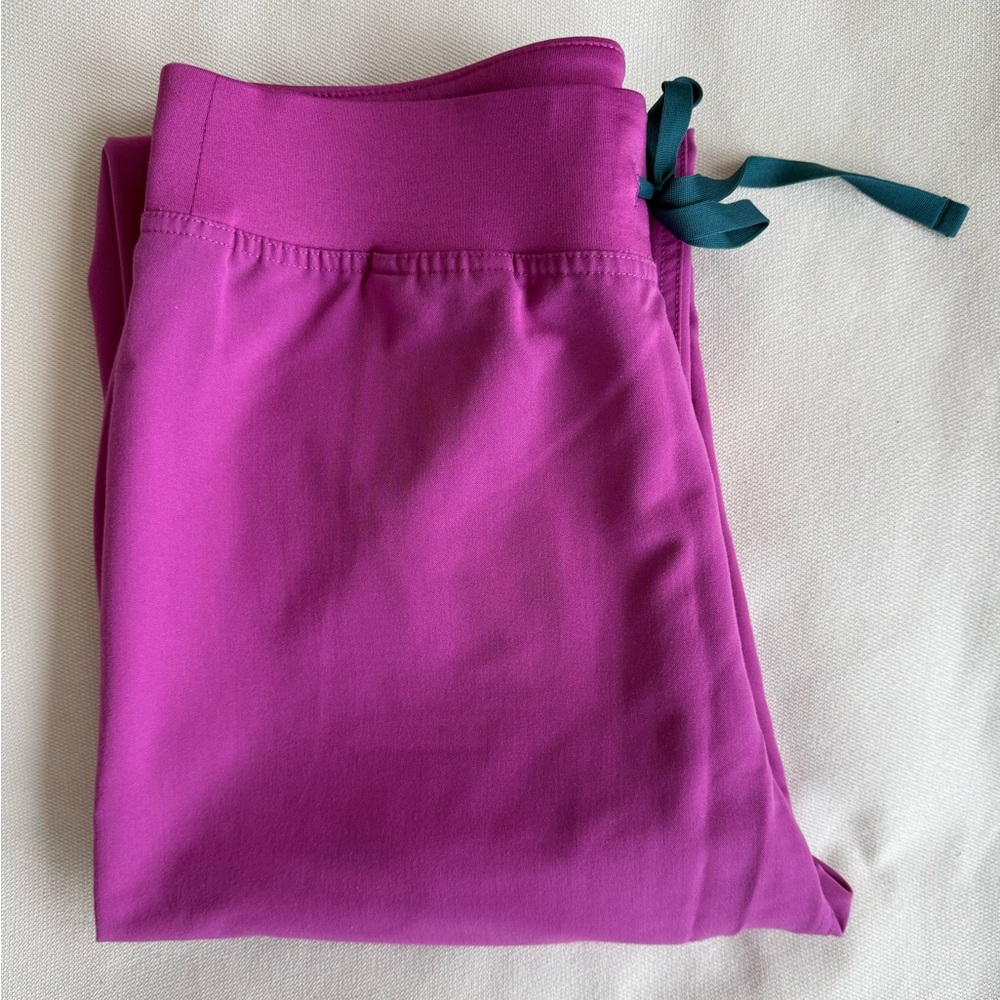 Figs High Waisted Livingston Scrub Pants - Size M Petite - Bright Fuchsia